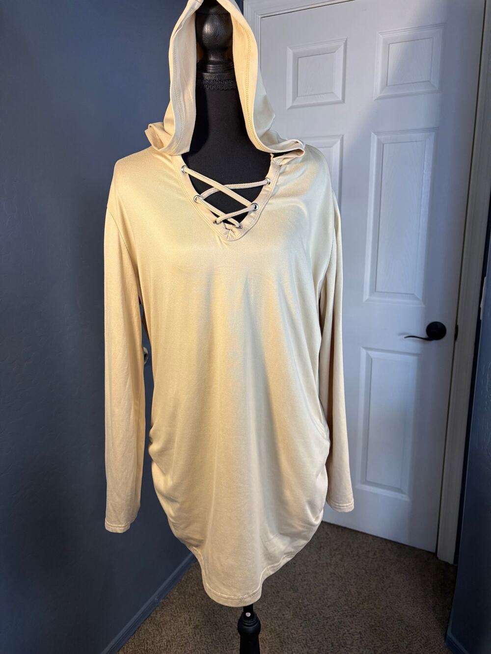 ROUGE COLLECTION Plus Size Hoodie 2X Beige & White